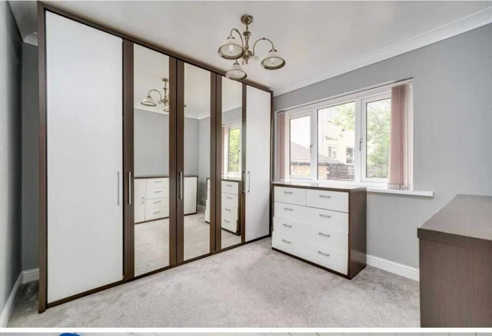 Frank Lane Villa Dewsbury Ngoại thất bức ảnh