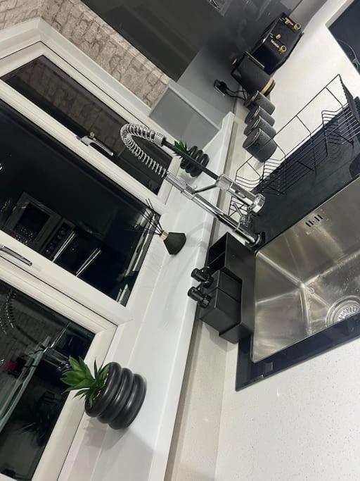 Frank Lane Villa Dewsbury Ngoại thất bức ảnh