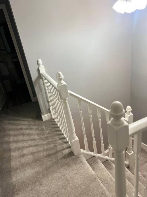 Frank Lane Villa Dewsbury Ngoại thất bức ảnh